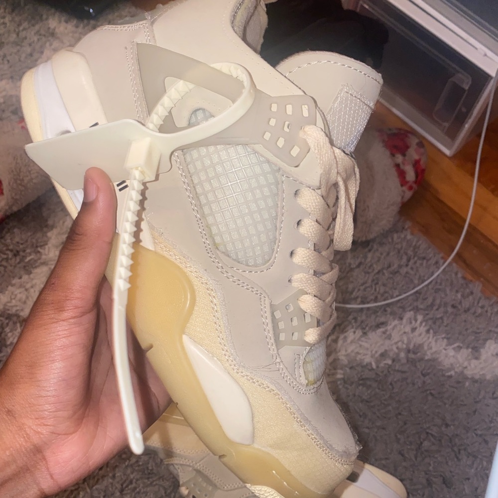 Off white 4s sail